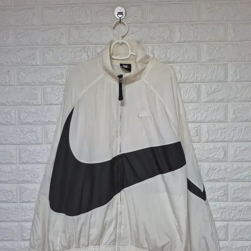 [BUNJANG] Nike Big Swoosh Windbreaker Jacket / 나이키 빅스우시 바람막이