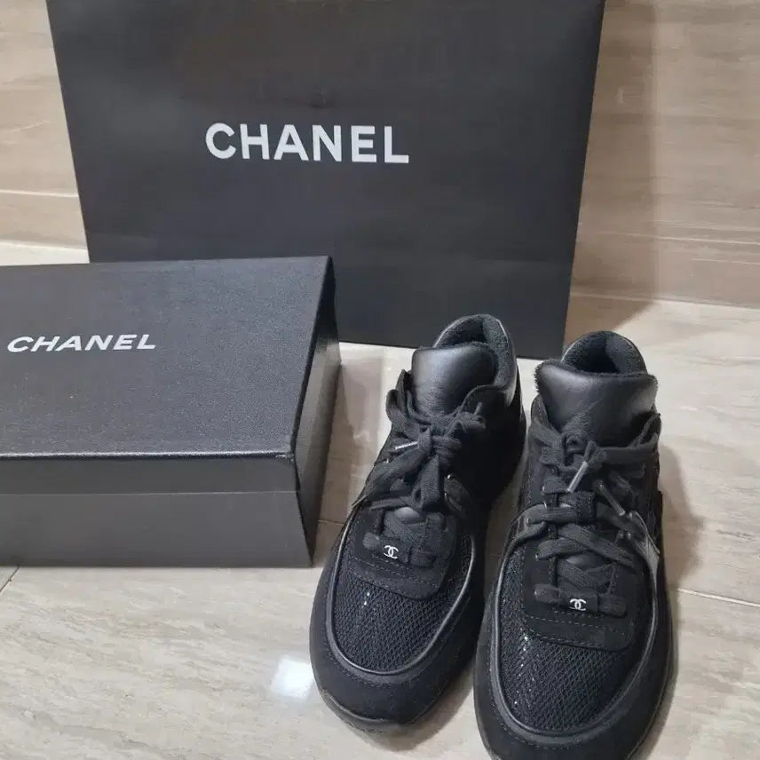 [BUNJANG] Chanel Suede and Mesh Sneakers / 샤넬 스니커즈 235 (36.5) 운동화 신발 블랙