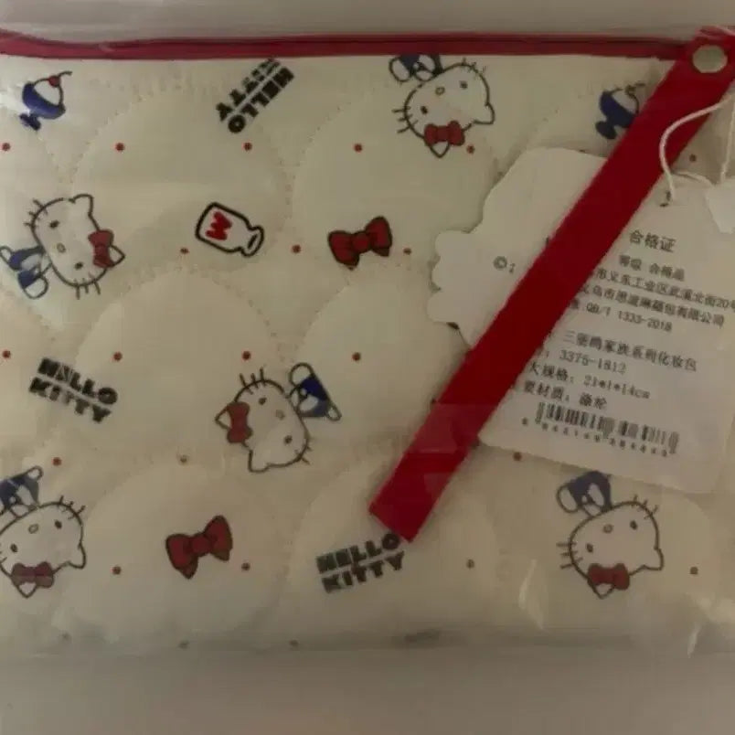 [BUNJANG] Hello Kitty Quilted Pouch with Strap / 헬로키티 스트랩퀄팅파우치