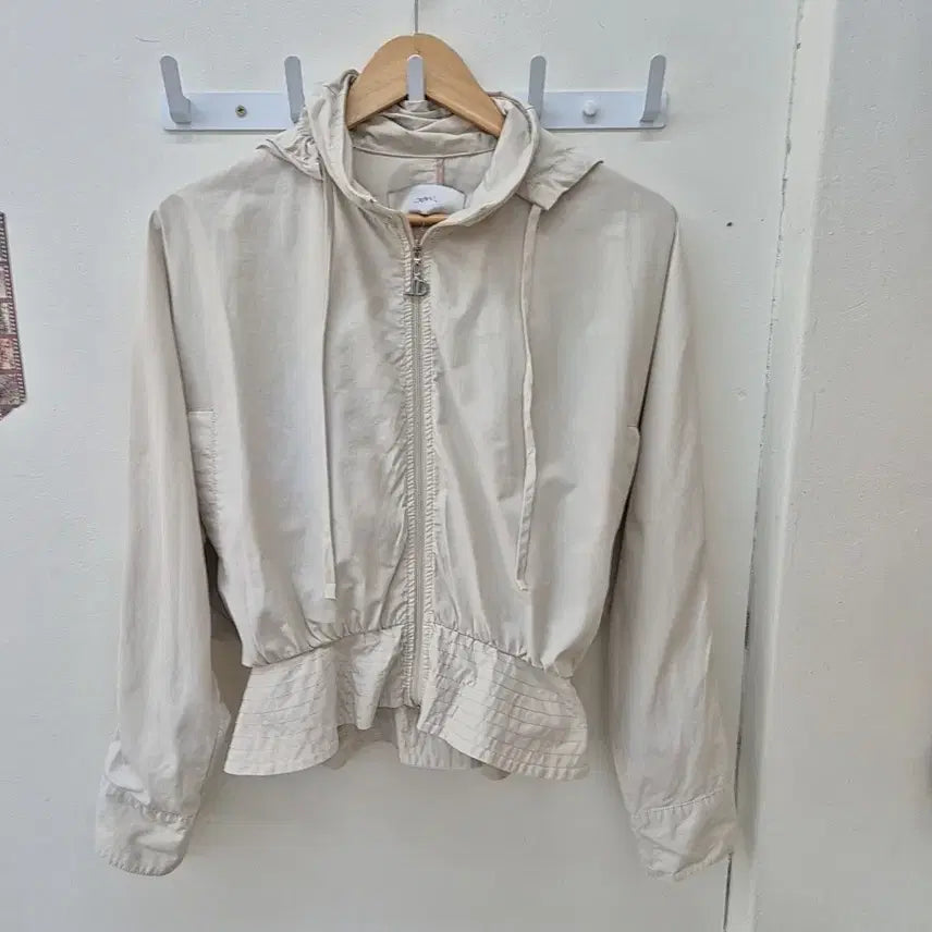 [BUNJANG] DEUEL Windbreaker Hooded Zip-up Beige / 듀엘 바람막이 후드 집업 베이지
