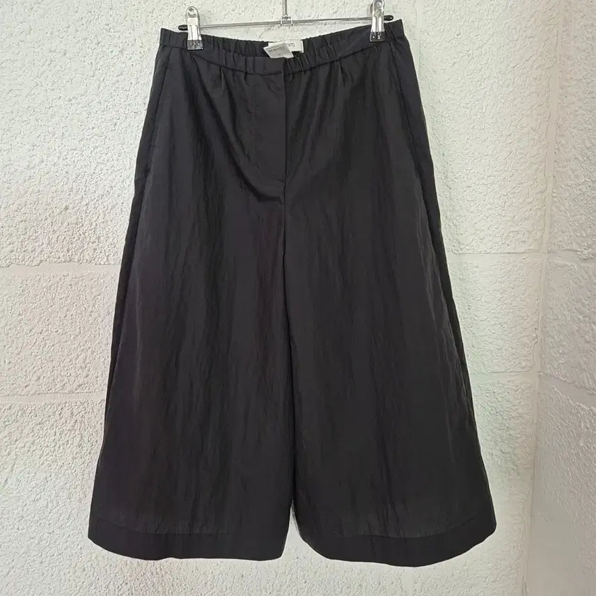 [BUNJANG] Amomento Black Wide Culottes Pants / 아모멘토 amomento 블랙 와이드 큐롯 팬츠