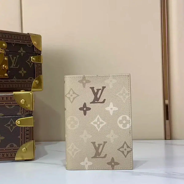 [BUNJANG] Louis Vuitton Monogram Surplus Passport Wallet Sand Beige Coated Canvas / 루이비통 모노그램 서플러스 여권지갑 샌드베이지 코팅캔버스 인조가죽