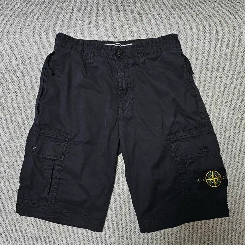 [BUNJANG] Stone Island Patch Cargo Shorts Black 32 / [32 사이즈] 스톤아일랜드 와펜카고 숏팬츠 블랙 반바지