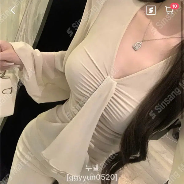 [BUNJANG] Shirring Long Sleeve Blouse / 셔링 긴팔 블라우스 | 글램 슬림 데이트  |