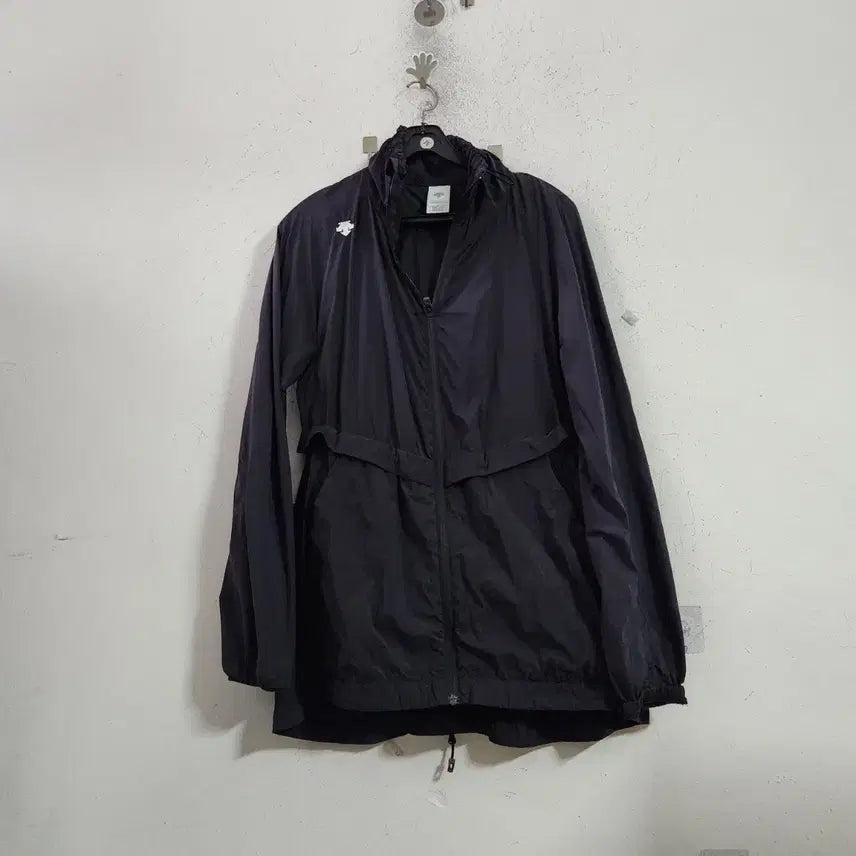 [BUNJANG] Descente Windbreaker Black / 데상트 바람막이 검정색