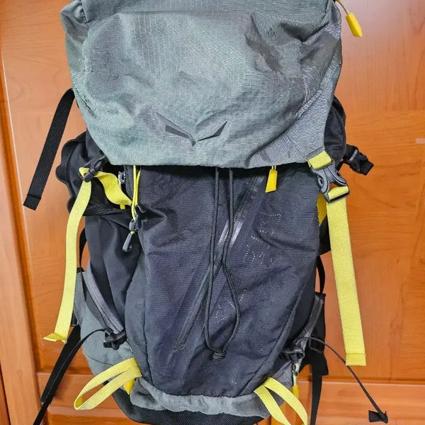 [BUNJANG] Salewa Hiking Backpack 28L Khaki/Black / 살레와 등산 배낭 28 카키/블랙