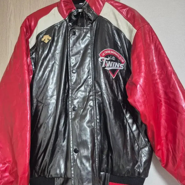 [BUNJANG] Descente LG Twins Varsity Jacket (Size 95) / 데상트 정품 엘지트윈스 유광잠바 95사이즈 판매합니다