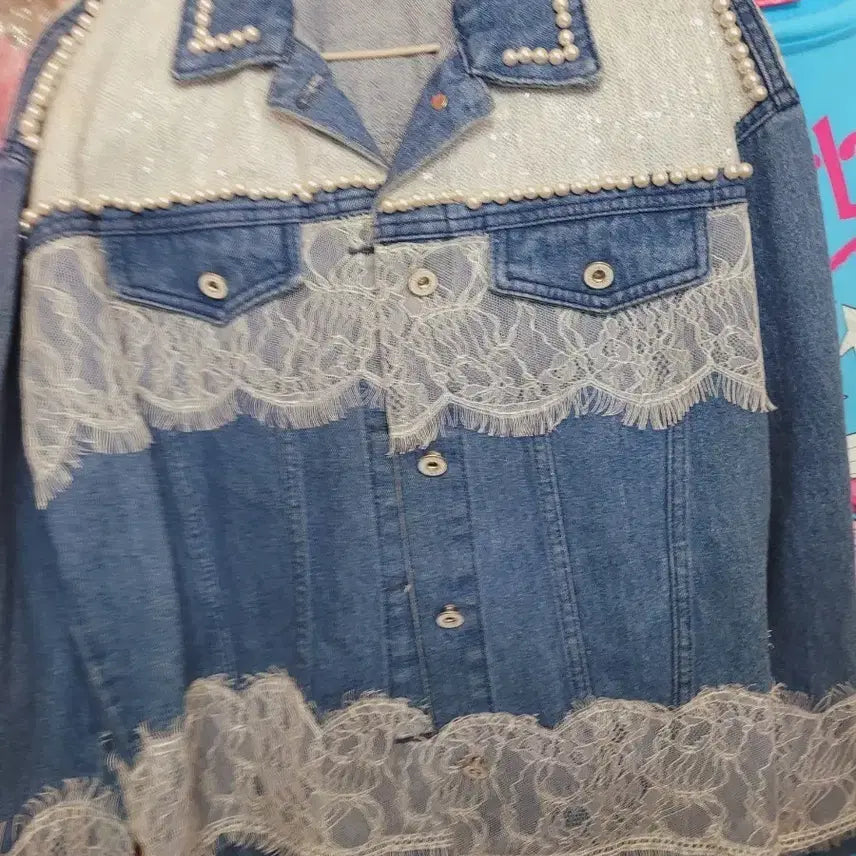 [BUNJANG] Pearl Lace Patch Embellished Denim Jacket / 청자켓 펄 장식 레이스 패치 수입