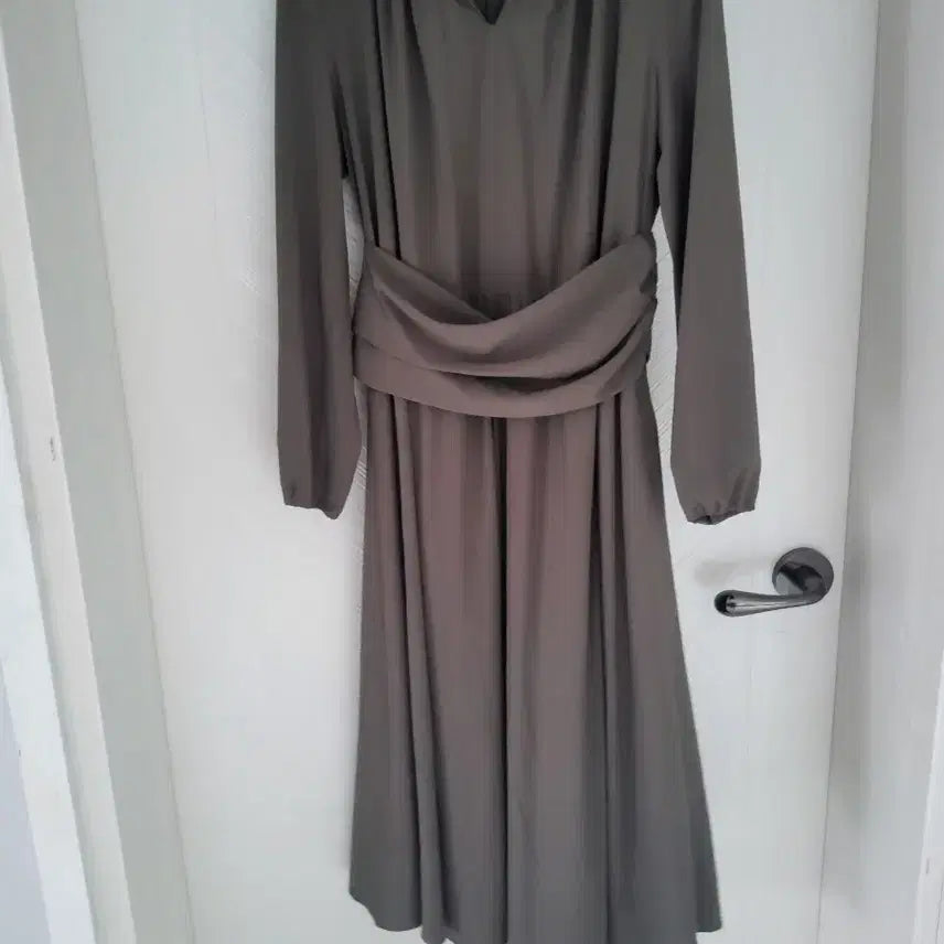 [BUNJANG] Charming Brown Long Dress / 도호매력적인 브라운 롱원피스