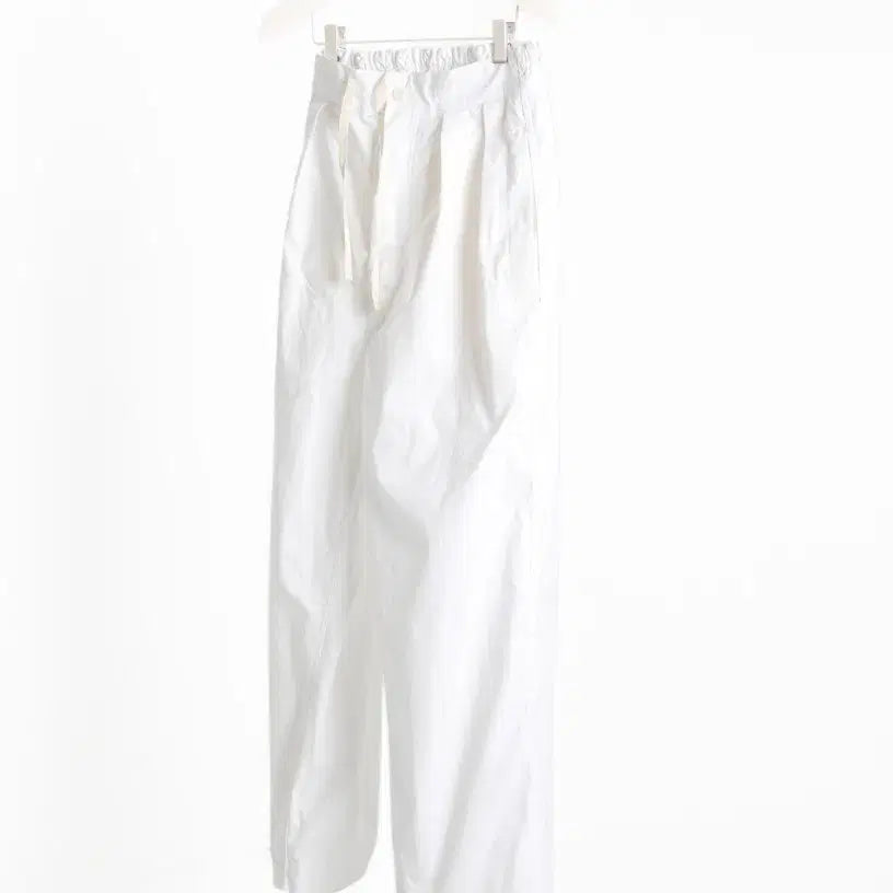 [BUNJANG] DOKUHMENT Tucked Painter Pants White / 도큐먼트 Tucked Paintet pants white