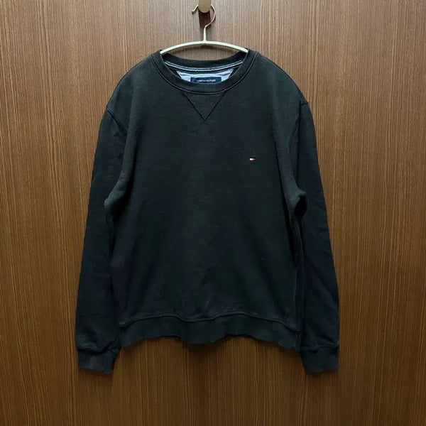 [BUNJANG] Tommy Hilfiger Basic Small Logo Sweatshirt Black M Size / 타미힐피거 베이직 스몰로고 맨투맨 블랙 M사이즈