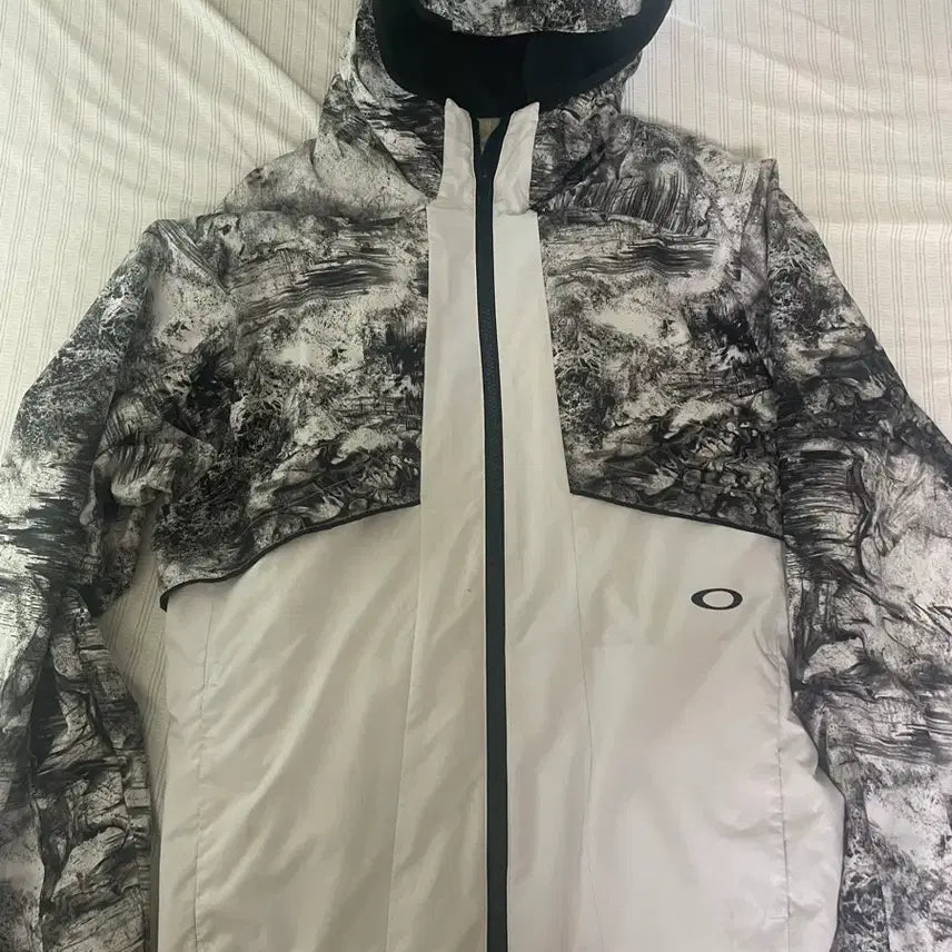 [BUNJANG] Oakley Windbreaker / 오클리 바람막이