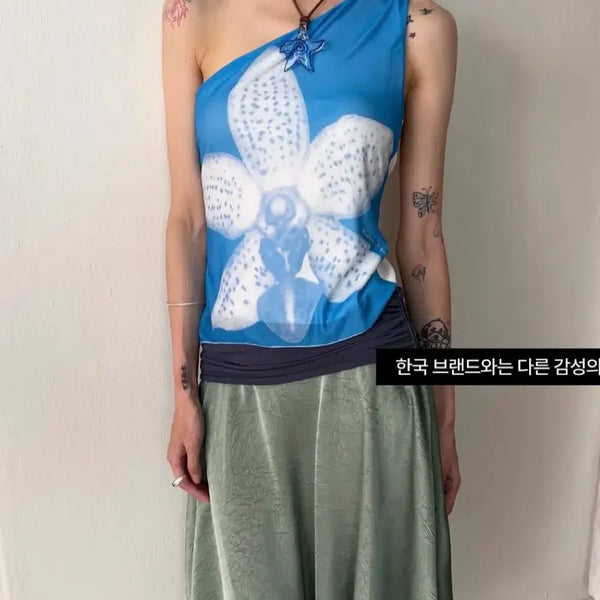 [BUNJANG] SOAP Seoul One Shoulder Top / 성수 soap 원숄더