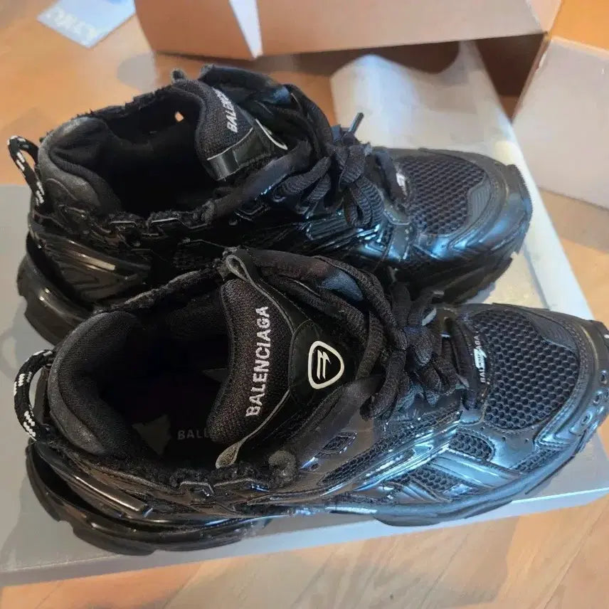 [BUNJANG] Balenciaga Tracksuit Runner Black Size 44 / 발렌시아가 트랙슈즈 러너 블랙 44