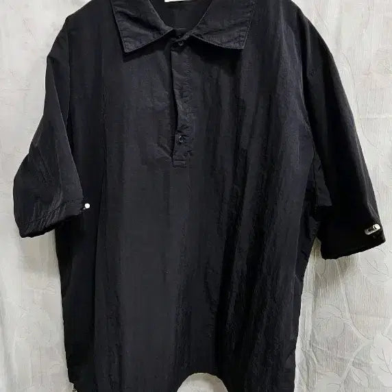 [BUNJANG] And More Black Nylon Half Shirt / And More 블랙 컬러 나일론 하프 셔츠