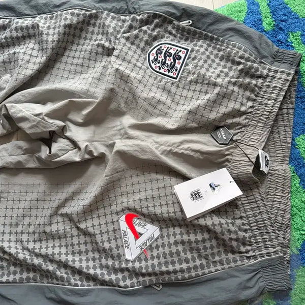 [BUNJANG] Nike x Palace Track Pants (Large, New) / 나이키 팔라스 트랙팬츠 L 새상품