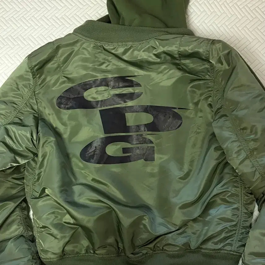[BUNJANG] Alpha Industries x CDG Khaki Bomber Jacket M / 알파인더스트리 X CDG 카키 봄버 M