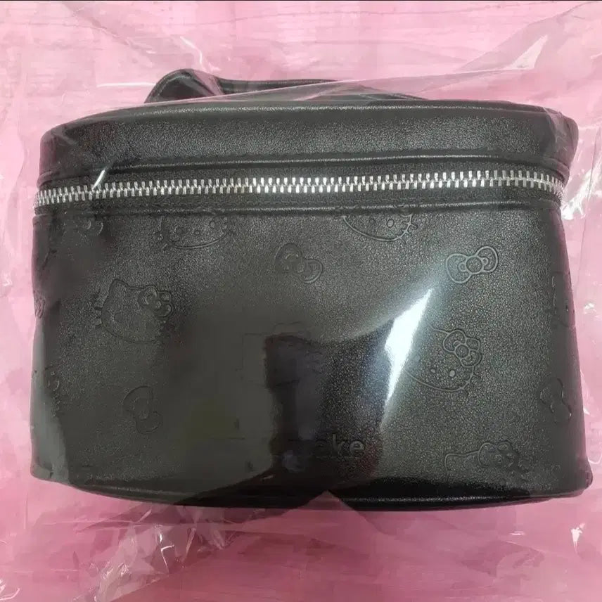 [BUNJANG] WAKEMAKE Hello Kitty Black Leather Pouch (Sealed) / 웨이크메이크 헬로키티 블랙 레더 파우치 미개봉