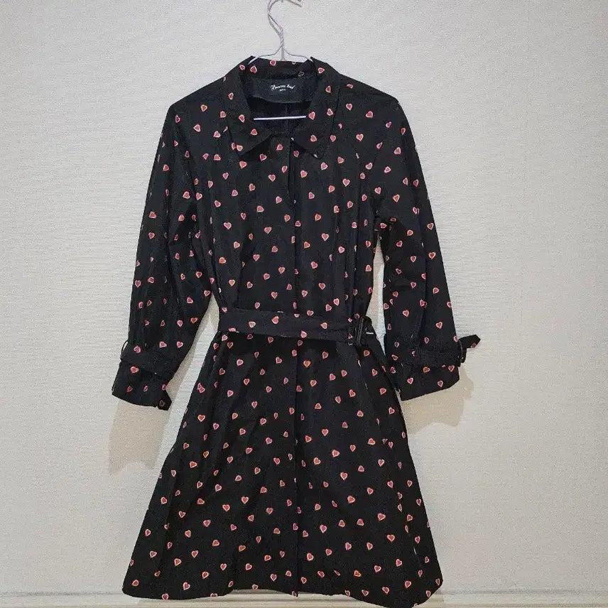 [BUNJANG] Heart Pattern Belted Coat / 하트 코트