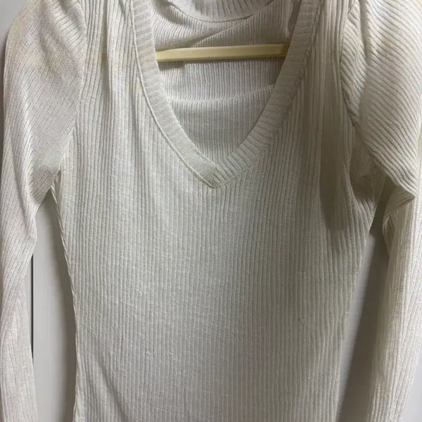 [BUNJANG] White Ribbed Knit Top / 화이트 골지 니트