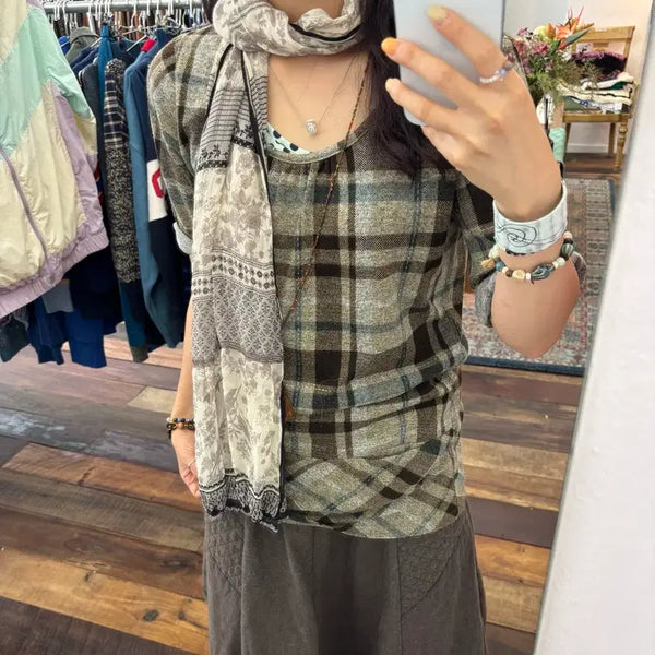 [BUNJANG] Vintage Flower Pattern Beaded Scarf / 빈티지 플라워 패턴 비즈 디테일 스카프