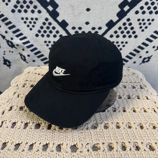 [BUNJANG] Nike Kids Embroidered Logo Baseball Cap / [4-7] 나이키 키즈 아동 자수로고 볼캡 모자