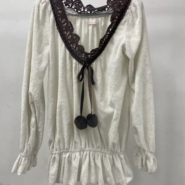 [BUNJANG] Liz Lisa White Lace Ruffle Puff Sleeve Blouse / 리즈리사 liz lisa 라떼갸루 폼폼 화이트 레이스 프릴 퍼프 소매 이투