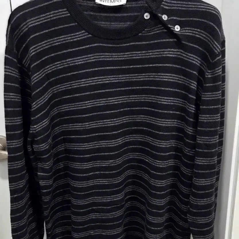 [BUNJANG] INTEMPO MOOD Wool Button Stripe Knit / 인템포무드 울 버튼 스트라이프 니트