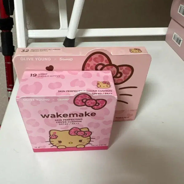 [BUNJANG] WAKEMAKE Hello Kitty Palette 32 & Cushion 19 Set (Sealed) / 웨이크메이크 헬로키티 팔레트32호&쿠션 19호 세트(미개봉)