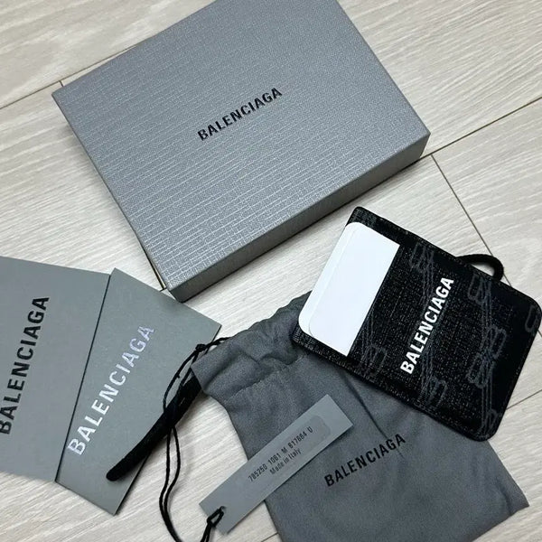 [BUNJANG] Balenciaga MagSafe Card Holder / 발렌시아가 맥세이프 카드지갑