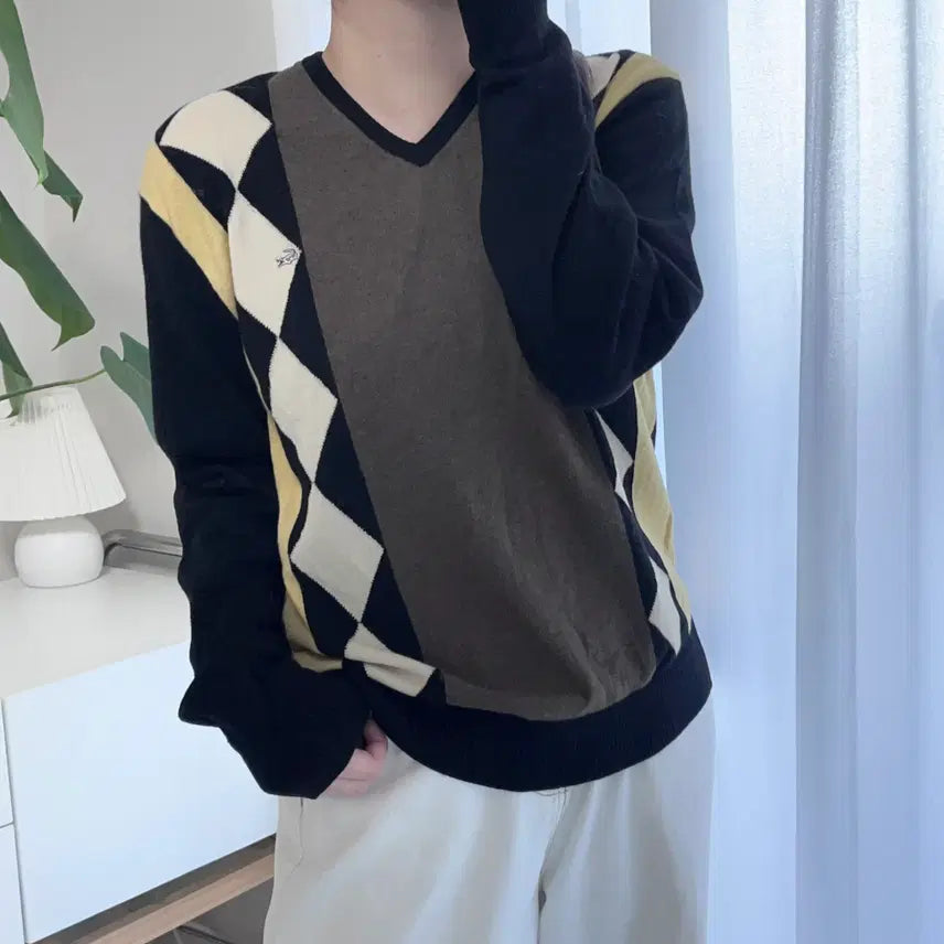 [BUNJANG] Lacoste Black Argyle V-Neck Wool Knit / 라코스테 블랙 아가일 브이넥 울 니트 [ 100 ]