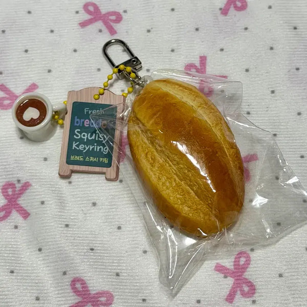 [BUNJANG] Breddo Squishy Keychain Bread Shape / 새상품 브레도 스퀴시 키링 빵모양 말랑이 키링