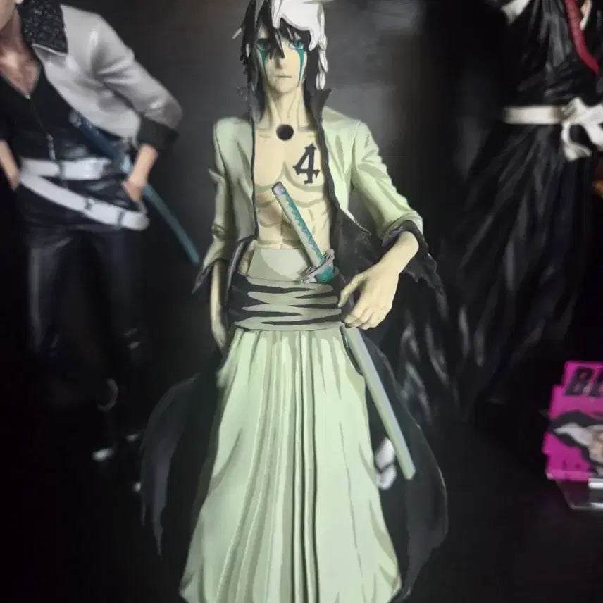 [BUNJANG] Bleach Ulquiorra Repainted Figure / 블리치 우르키오라 리페인트 피규어