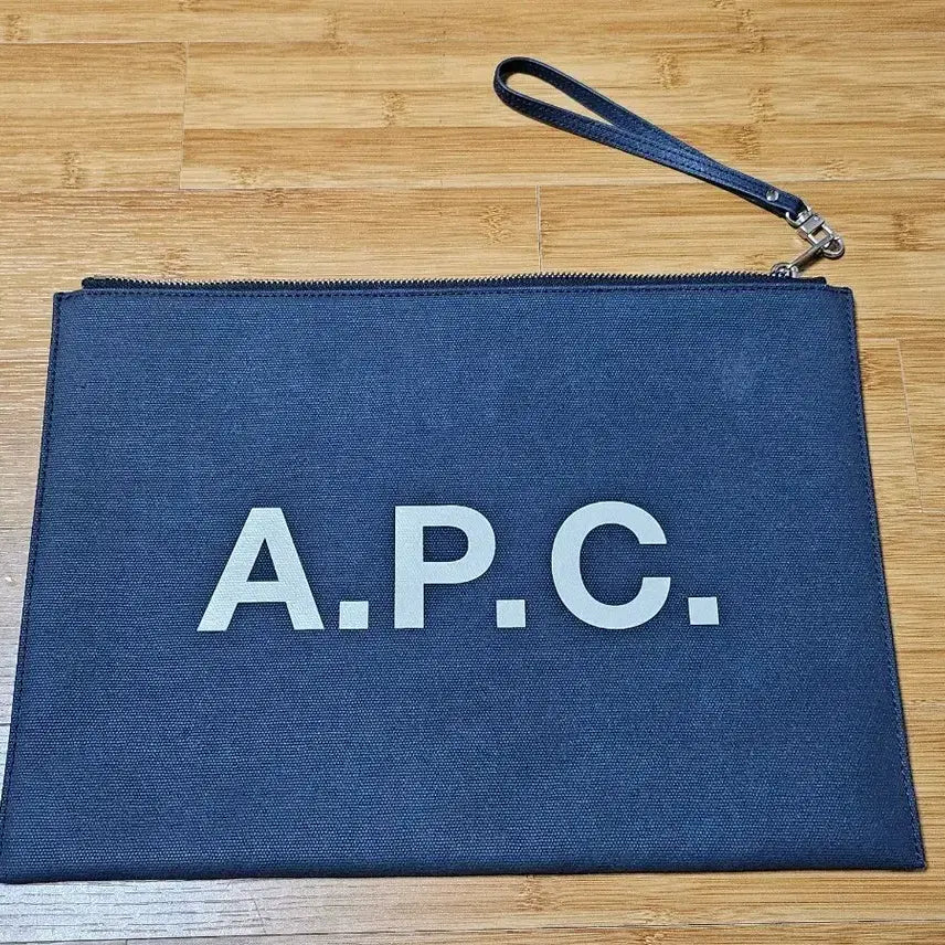 [BUNJANG] A.P.C. Navy Clutch Bag / (가격동결)A.P.C. 아페쎄 클러치백 네이비