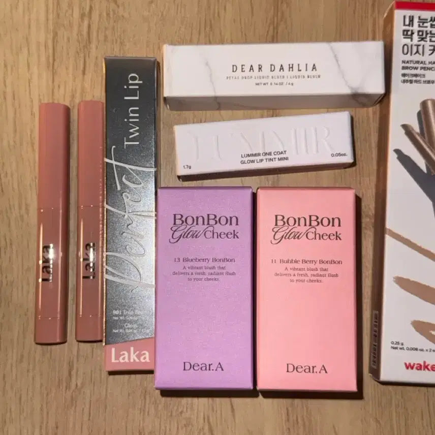 [BUNJANG] Sealed Cosmetics Bundle (Laka, Dear Dahlia, etc.) / 라카 트윈립, 디어달리아 리퀴드 블러쉬, 디어에이 봉봉 치크 등 미개봉 화장품