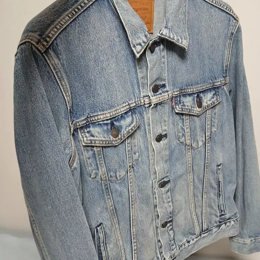 [BUNJANG] Levi's Premium Type 3 Denim Jacket Light Wash Size M / 리바이스 프리미엄라인 타입3 연청 m사이즈