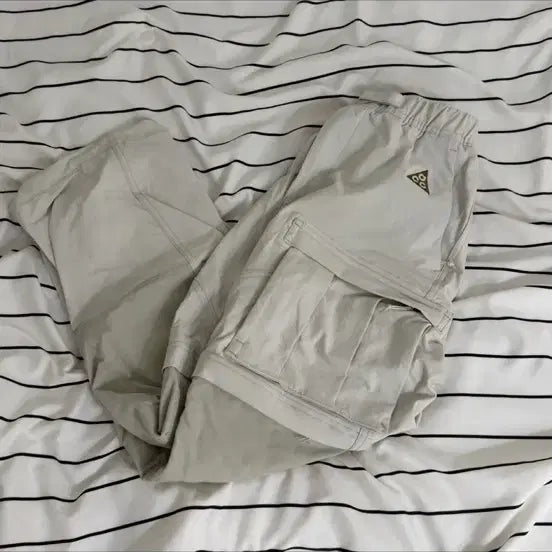 [BUNJANG] Nike ACG Smith Summit Cargo Pants Light Bone / 나이키 acg 스미스 서밋 카고 팬츠 라이트 본 컬러