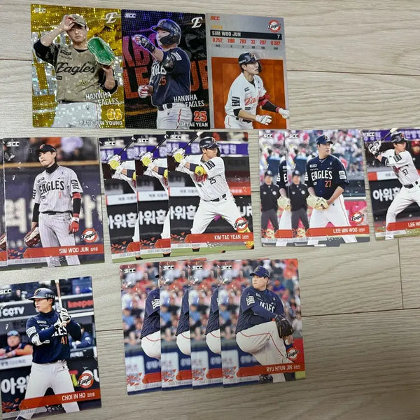 [BUNJANG] Bundle Set Hanwha Eagles Parallel Holo Record Park Jun-young Kim Tae-yeon Sim Woo-jun Baseball Cards / 일괄 Kbo카드 한화 이글스 패러렐 홀로 레코드 박준영 김태연 심우준