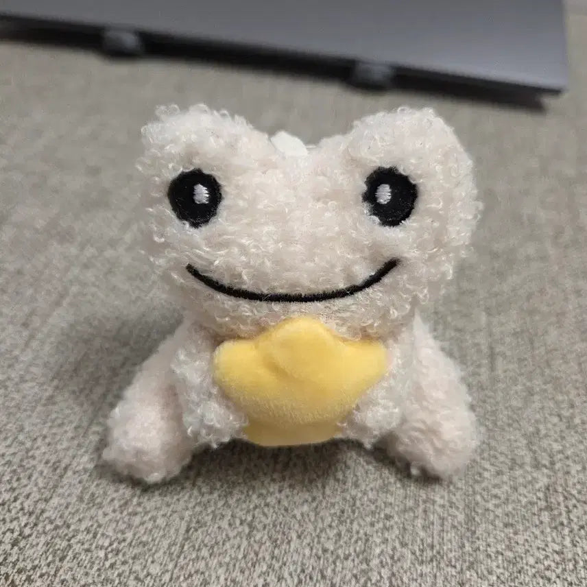 [BUNJANG] White Frog Plush Keychain / 흰색 개구리 인형 키링