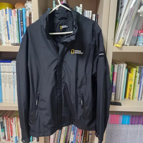 [BUNJANG] National Geographic Windbreaker Jacket Black / 내셔널지오그래픽 바람막이 자켓 블랙