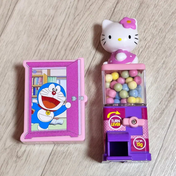 [BUNJANG] Sanrio Hello Kitty Classic Candy Machine & Doraemon Eraser Figures Bundle Set / 산리오 헬로키티 고전키티 캔디머신 장난감 가챠 고전완구 도라에몽 지우개 피규어 일괄