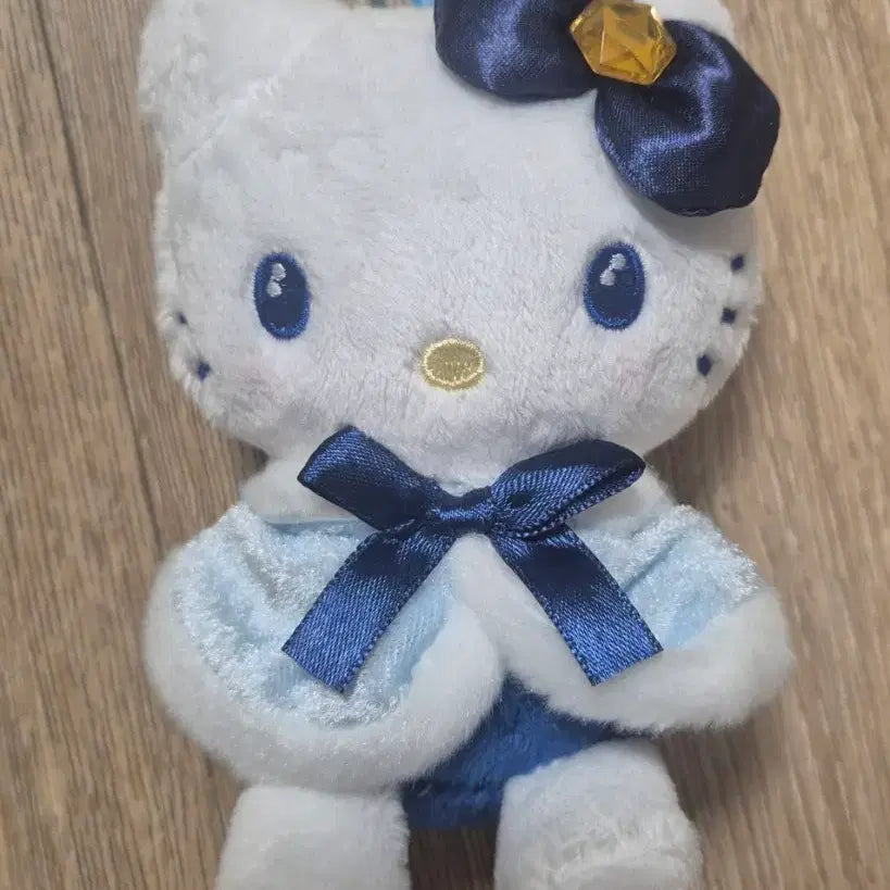 [BUNJANG] Hello Kitty Holiday Kuji Plush Doll / 헬로키티 홀리데이 쿠지 인형