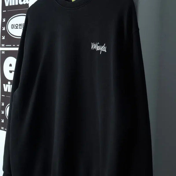 [BUNJANG] Mark Gonzales Aging Fading Sweatshirt Black / (L-XL) 마크곤잘레스 맨투맨 티셔츠 에이징 페이딩 블랙-H38518