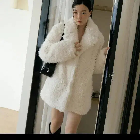 [BUNJANG] Lucir Zu Fluffy Fur Half Jacket Ivory / [새상품] 루시르주 플러피 퍼 하프 자켓 아이보리 lucir zu fluffy fur half jacket ivory
