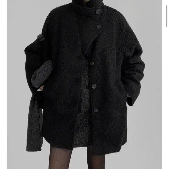 [BUNJANG] Menique Sadie Wool Single Midi Boucle Coat Outerwear / 메니크 세이디 울 싱글 미디 부클코트 아우터
