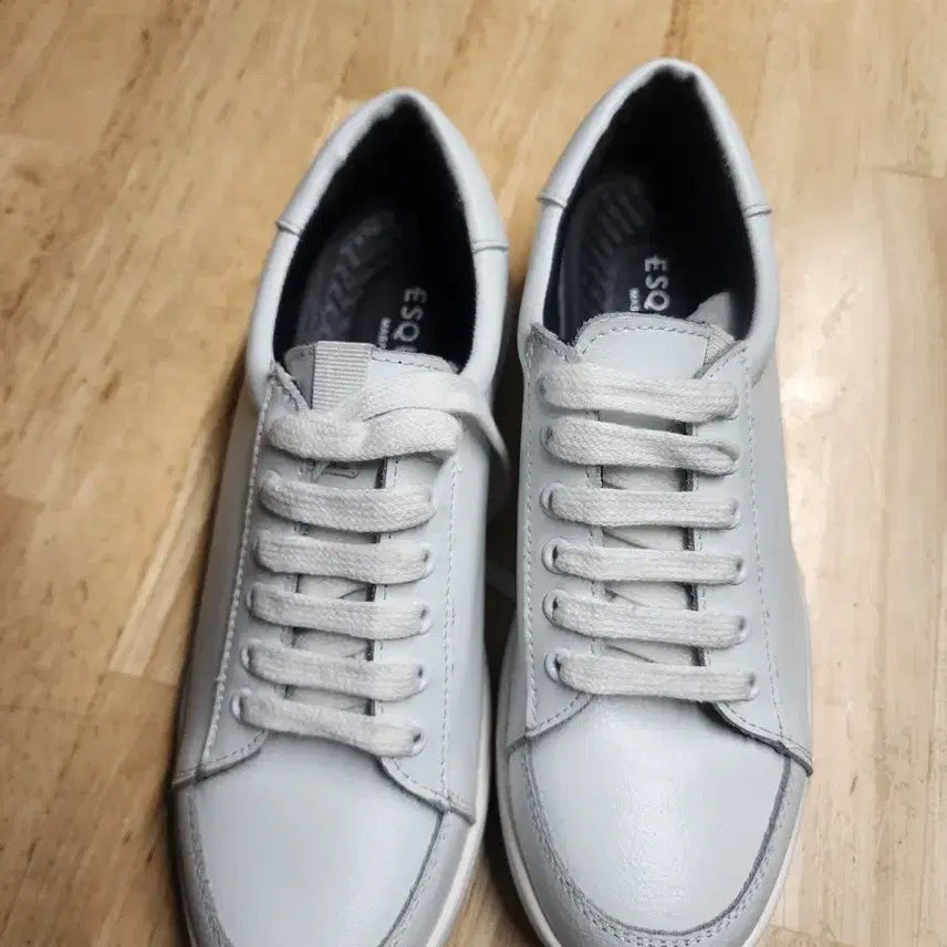 [BUNJANG] Esquire 255 Sneakers / 새상품.기스.미세얼룩) 에스콰이어 255 스니커즈
