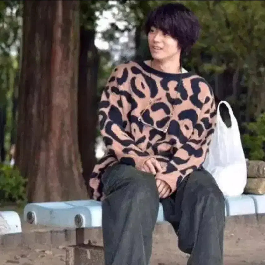 [BUNJANG] Neon Sign Leopard Knit Sweater / neon sign 레오파드 니트 스다 마사키 착용 네온사인 호피 아메카지 빈티지