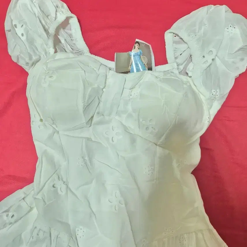 [BUNJANG] Embroidered Puff Sleeve Dress - White / 자수 퍼프 소매 원피스 화이트