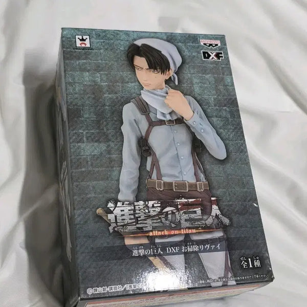 [BUNJANG] Banpresto Attack on Titan Premium Levi Ackerman Figure Cleaning Style Ver. / [새상품] 반프레스토 진격의거인 프리미엄 리바이 피규어 청소 스타일Ver. 청소리바이