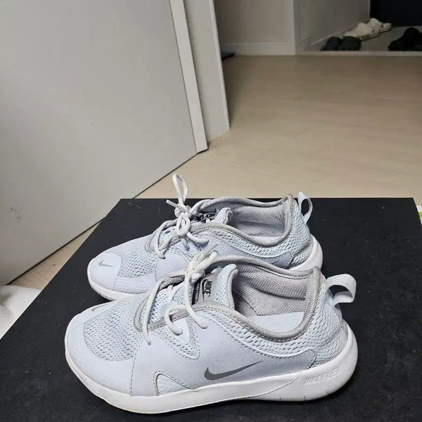 [BUNJANG] Nike Flex Experience Run 10 White (225mm) / 나이키 플렉스 익스피리언스 런 10 화이트 225mm 상태매우좋음